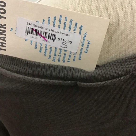 Olive V-Neck Boxy Sweater - Picture 4 of 4